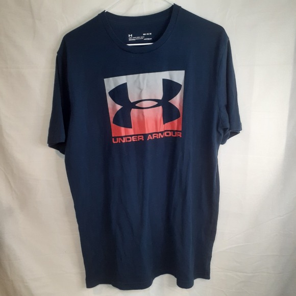Under Armour Short Sleeve T-Shirt Men's Medium  Front Logo Heatgear Loose Fit‎ - Picture 1 of 6